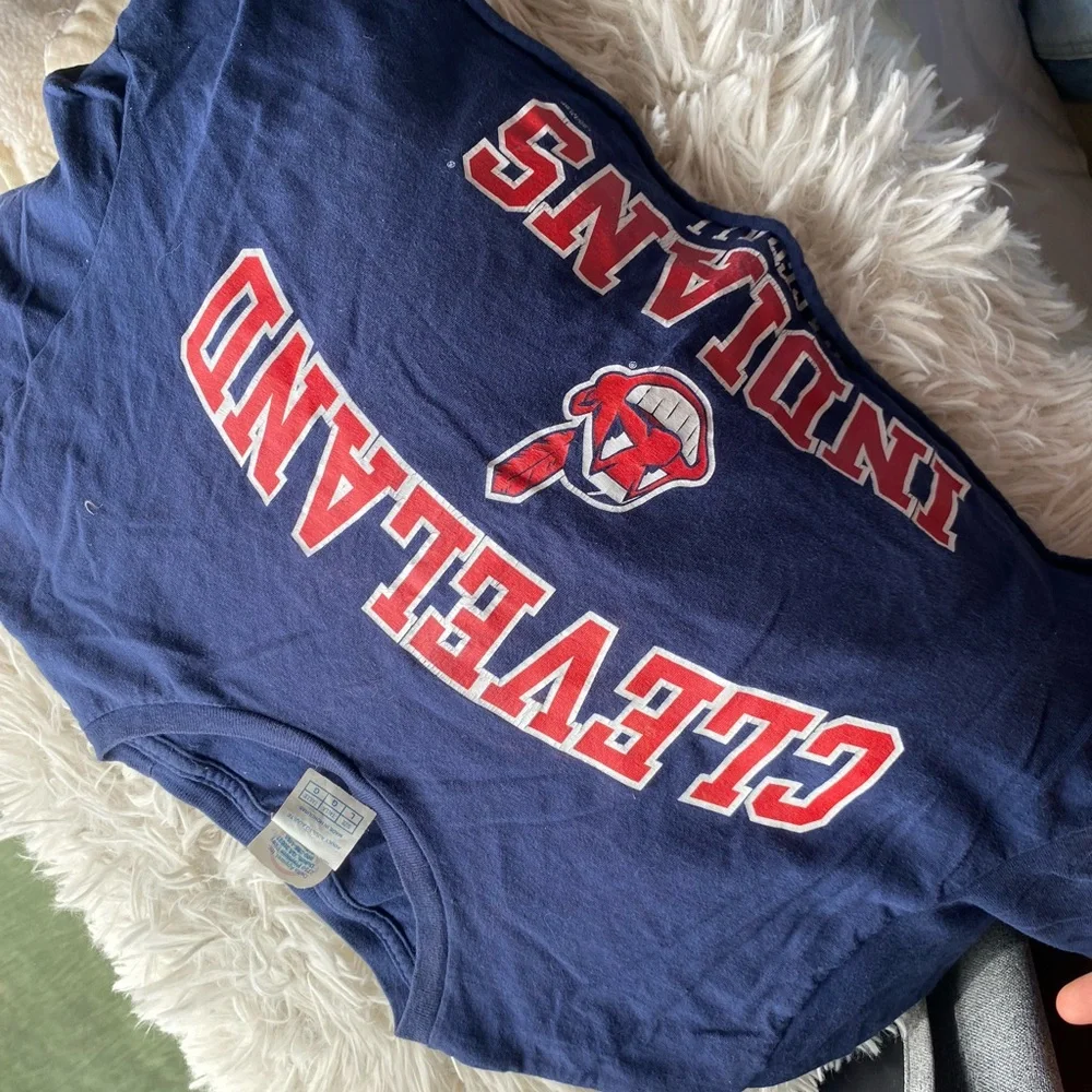Cleveland Indians Navy Crop Top - Picture 2 of 5